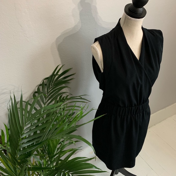 EXPRESS | Simple & Classy Black Dress - Picture 4 of 8